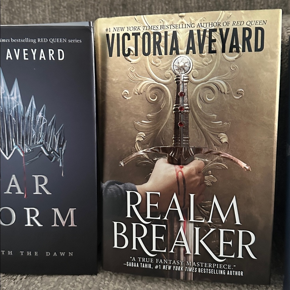 Victoria Aveyard, War Storm, Glass Sword, Realm Breaker, king cage & Red Queen. - Picture 3 of 11